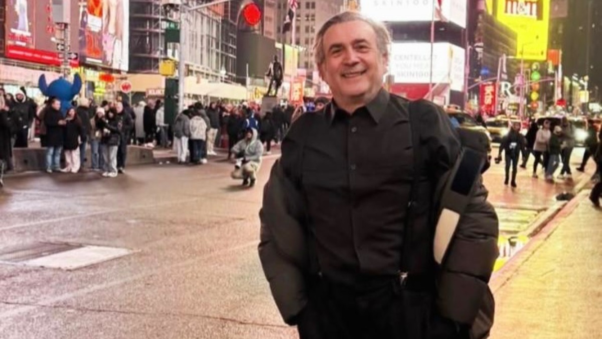 Ο Λάκης Λαζόπουλος στη Νέα Υόρκη – Το φωτομοντάζ και το μήνυμα πριν γυρίσει στην Ελλάδα