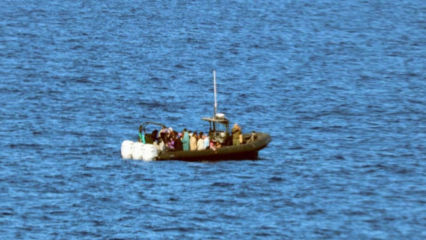 Ιταλία: Δίδυμα κοριτσάκια αγνοούνται στη Μεσόγειο – Το σκάφος τους προς Λαμπεντούζα βρέθηκε σε καταιγίδα