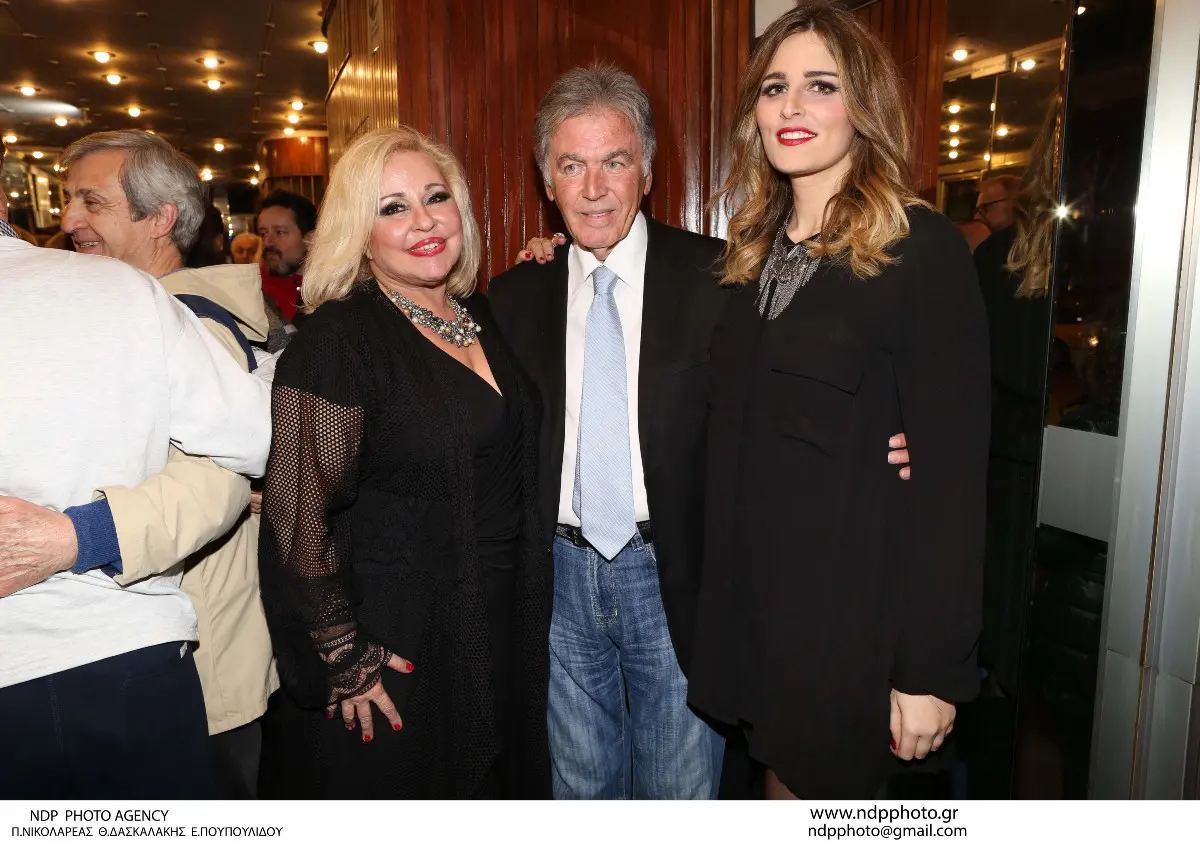 Η Μπέσσυ Αργυράκη με την οικογένειά της