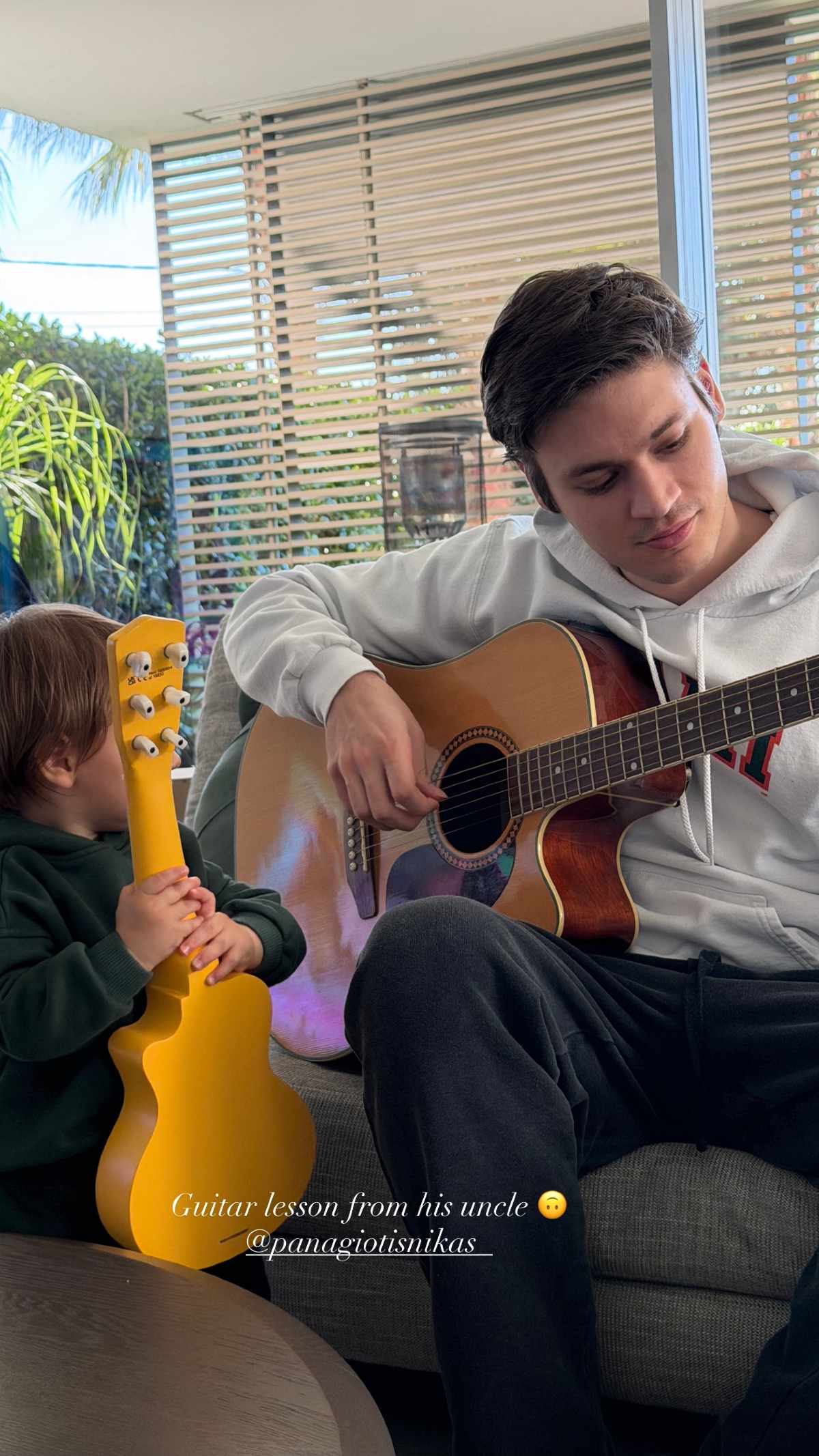 Ο Παναγιώτης Νίκας με τον ανιψιό του