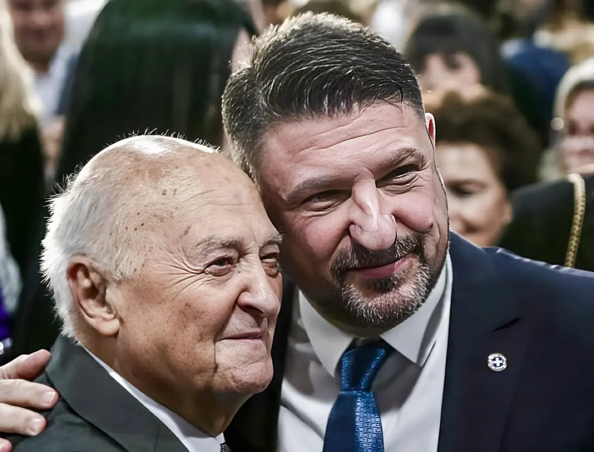 Χαρδαλιάς: «Συγκινεί» η ανάρτηση για τα γενέθλια του πατέρα του – «Μας λείπεις» 4 Ο Νίκος Χαρδαλιάς με τον πατέρα του