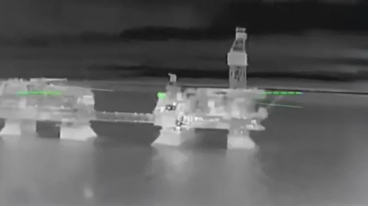 Ουκρανική επίθεση σε πετρελαϊκές πλατφόρμες της ρωσικής Lukoil στην Κασπία – Δείτε το βίντεο