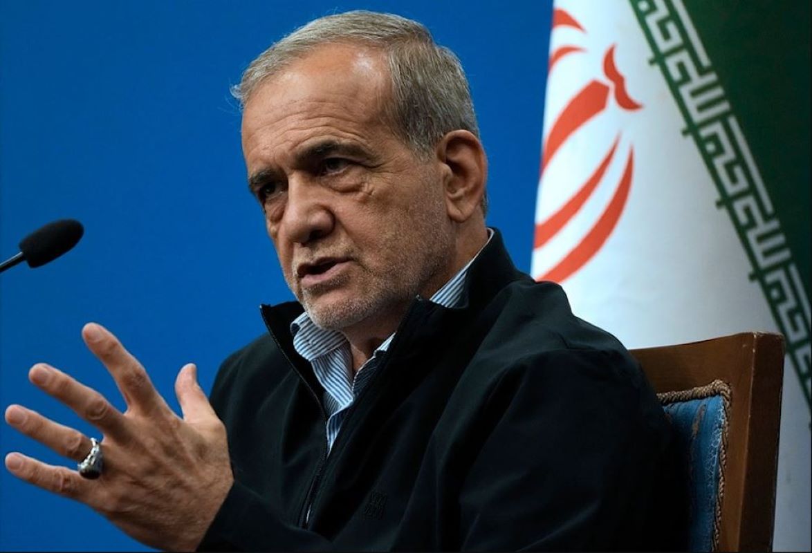 Ιράν: Ο πρόεδρος Πεζεσκιάν τονίζει ότι μια επίθεση στον Χαμενεΐ ισοδυναμεί με κήρυξη πολέμου