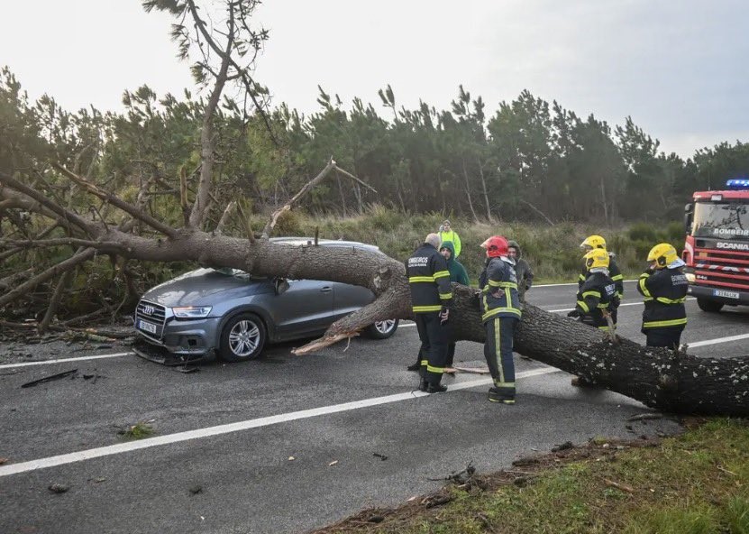 Πορτογαλία: Τουλάχιστον 4 θύματα από την καταιγίδα «Kristin»