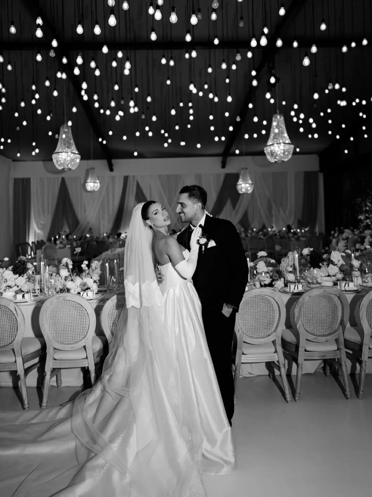 Σάκης Κατσούλης & Μαριαλένα Ρουμελιώτη: «Αιώνια ενωμένοι» – Το μαγευτικό άλμπουμ του γάμου τους 9 Σάκης Κατσούλης, Μαριαλένα Ρουμελιώτη γάμος