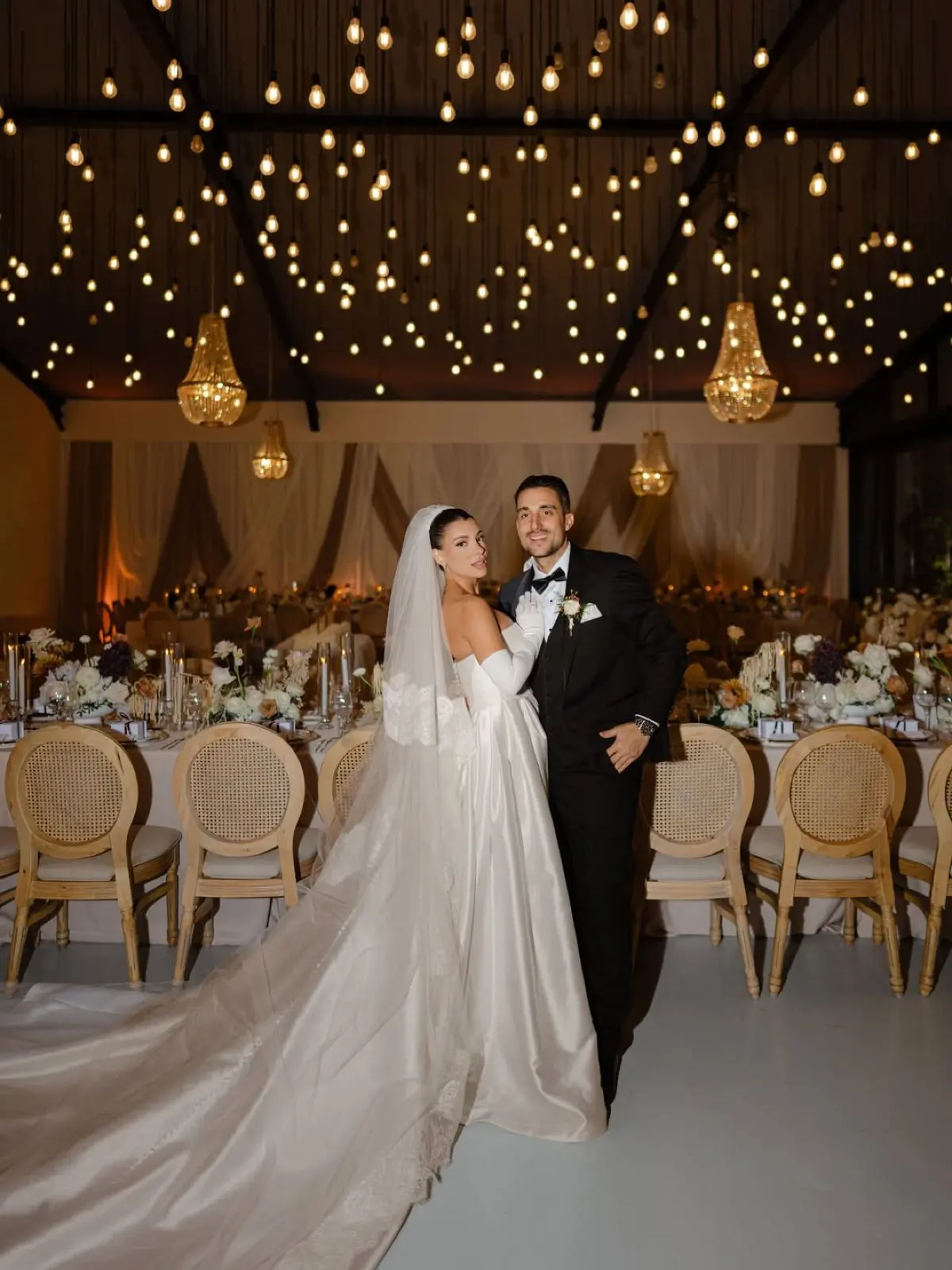 Σάκης Κατσούλης & Μαριαλένα Ρουμελιώτη: «Αιώνια ενωμένοι» – Το μαγευτικό άλμπουμ του γάμου τους 12 Σάκης Κατσούλης, Μαριαλένα Ρουμελιώτη γάμος