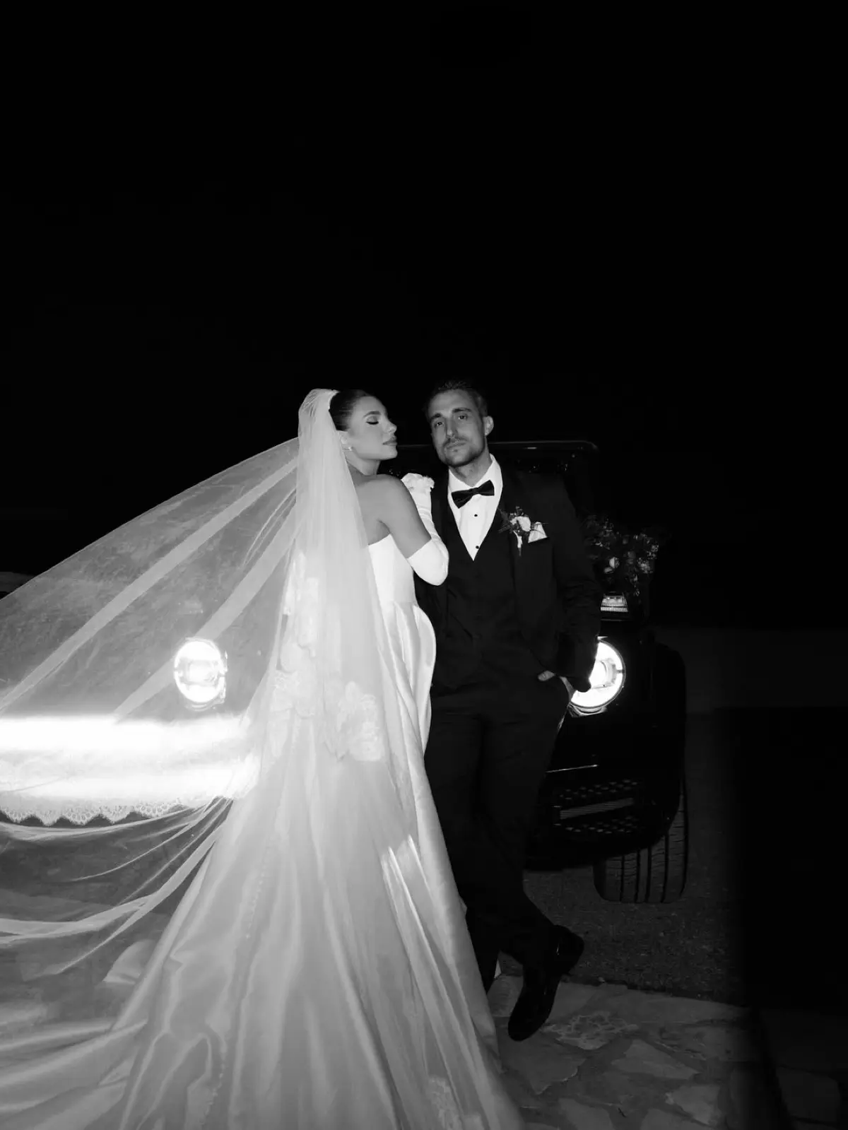 Σάκης Κατσούλης & Μαριαλένα Ρουμελιώτη: «Αιώνια ενωμένοι» – Το μαγευτικό άλμπουμ του γάμου τους 13 Σάκης Κατσούλης, Μαριαλένα Ρουμελιώτη γάμος