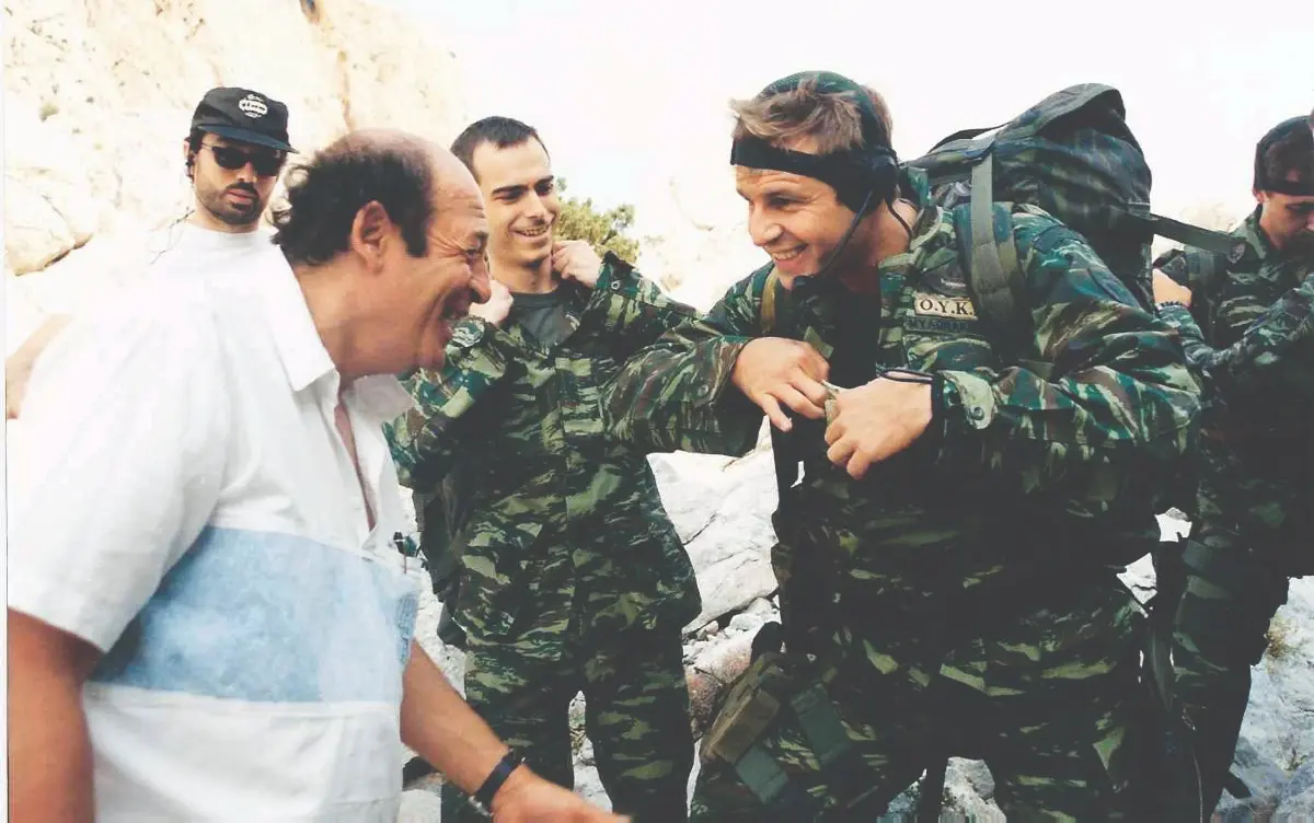 Μανουσάκης: Συγκινεί η σύζυγός του 14 μήνες μετά την απώλειά του – «Του μιλάω, μου απαντά, φωνάζω» 9 Μανουσάκης και Γκλέτσος στη σειρά «Σύνορα αγάπης»