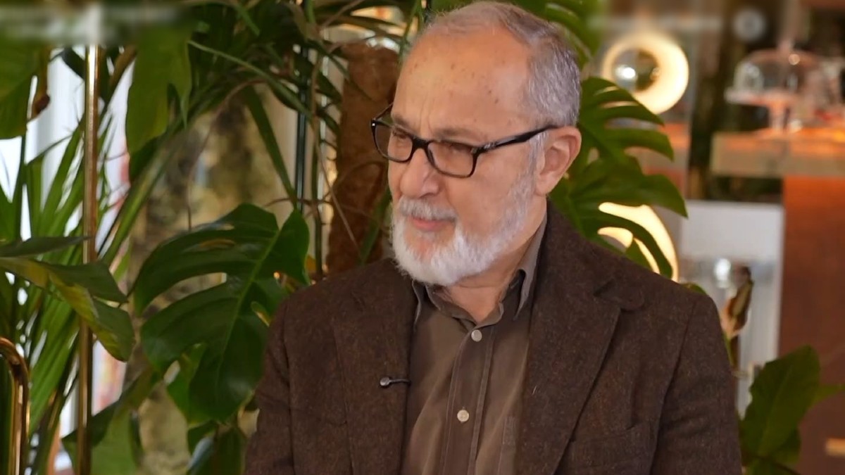 Στέλιος Μάινας: «Πότε-πότε βλέπω τους Μεν και τους Δεν και σκέφτομαι “τι έκανες ρε φίλε, ρεζίλι”»