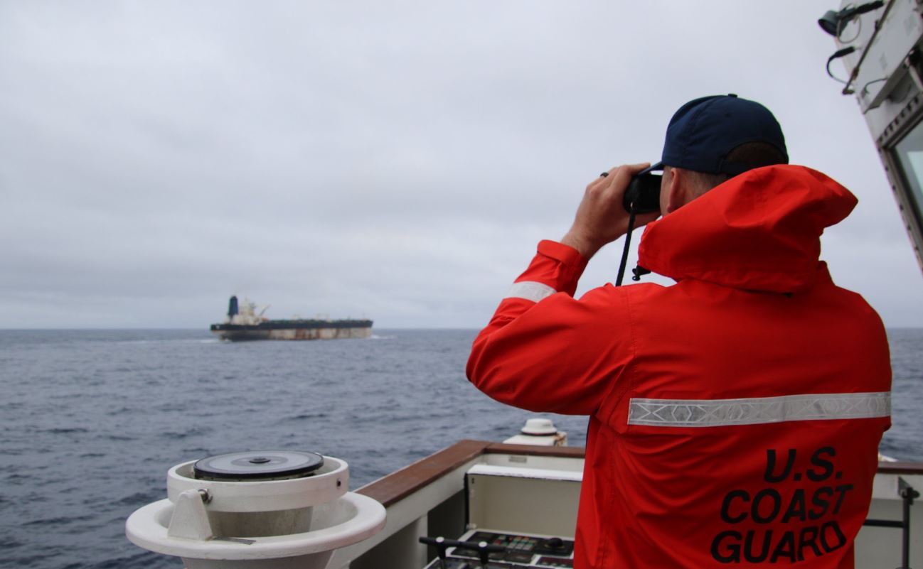 Πώς οι ΗΠΑ κατέλαβαν δύο τάνκερ στον Ατλαντικό – Οι αμερικανικές αιτίες, η βρετανική συνδρομή και η αδιάφορη στάση της Μόσχας