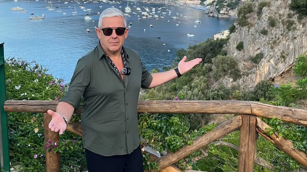 Ο Τάσος Δούσης στο Αμάλφι