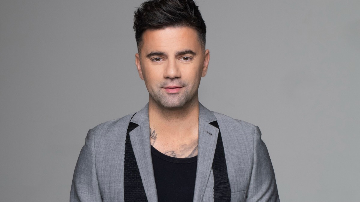 Θοδωρής Μαραντίνης – Ανακαλύψτε το καινούργιο επαγγελματικό εγχείρημα του τραγουδιστή