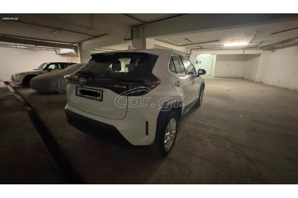 Toyota-Yaris-Cross-2022-1