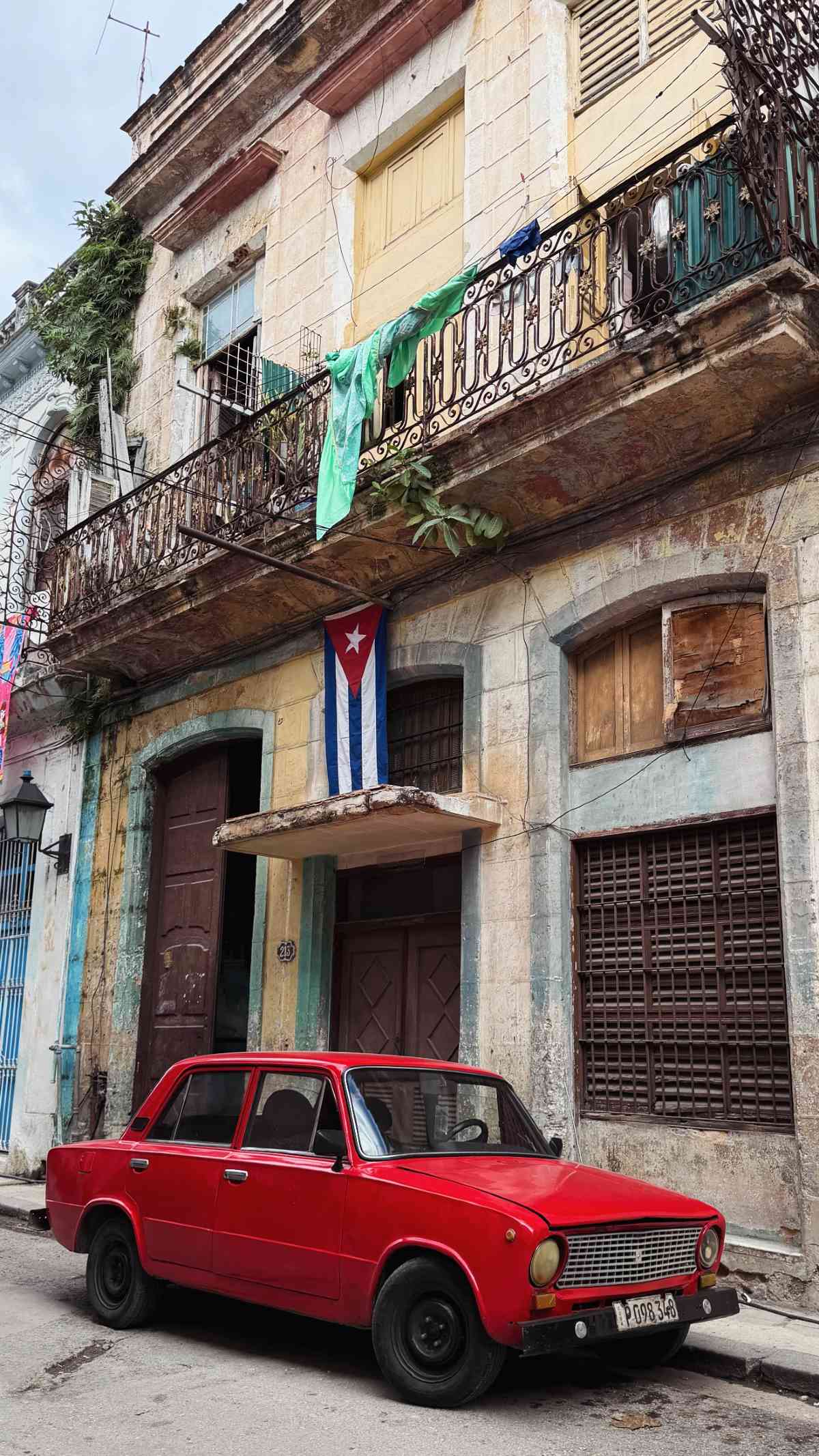 Ο Κωνσταντίνος Βασάλος και η Δανάη Βαρθολομάτου στην Κούβα