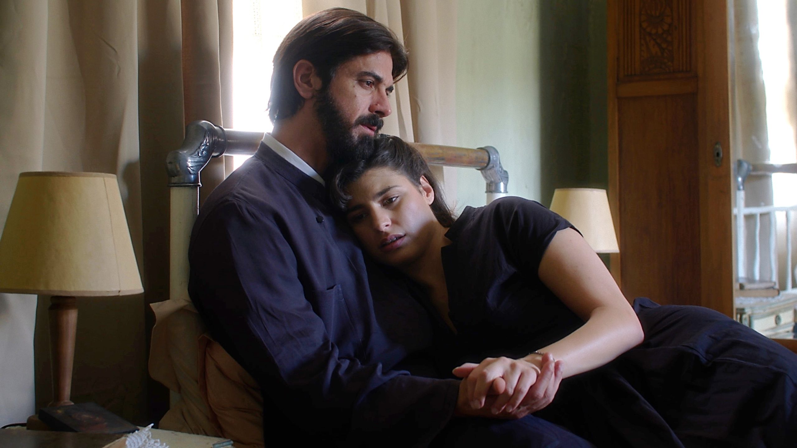 Άγιος Έρωτας: Ο πατήρ Νικόλαος διασώζει τη μικρή Ελευθερία και ο Παύλος παθαίνει έμφραγμα – Συγκλονίζουν τα επόμενα επεισόδια