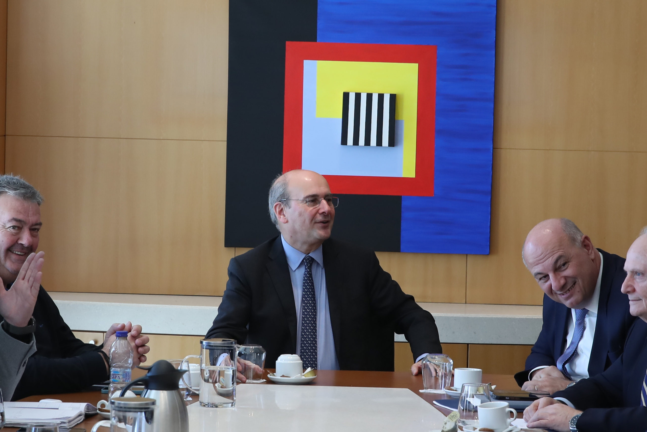 συνάντηση Χατζηδάκη-Τσιάρα με εκπροσώπους 14 αγροτικών μπλόκων