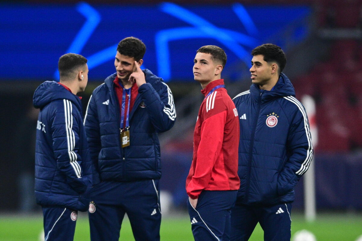 Άγιαξ – Ολυμπιακός: Η υποδοχή των Πειραιωτών στην Johan Cruyff Arena και η ερυθρόλευκη κερκίδα