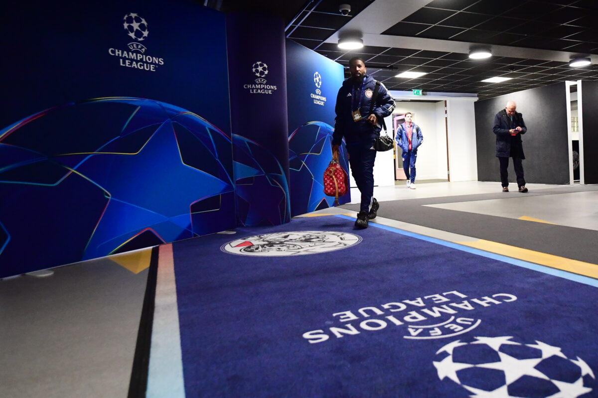 Άγιαξ – Ολυμπιακός: Η υποδοχή των Πειραιωτών στην Johan Cruyff Arena και η ερυθρόλευκη κερκίδα