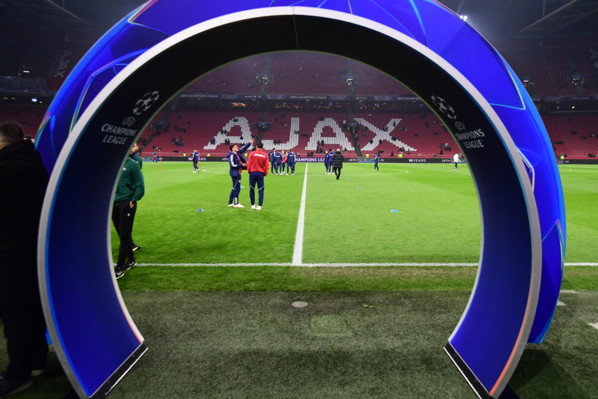 Άγιαξ – Ολυμπιακός: Η υποδοχή των Πειραιωτών στην Johan Cruyff Arena και η ερυθρόλευκη κερκίδα