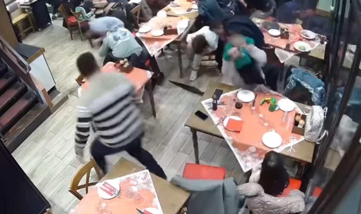 Αλεξανδρούπολη: Η στιγμή που ανεμοστρόβιλος πλήττει κατάμεστο εστιατόριο – Κραυγές και σκηνές πανικού