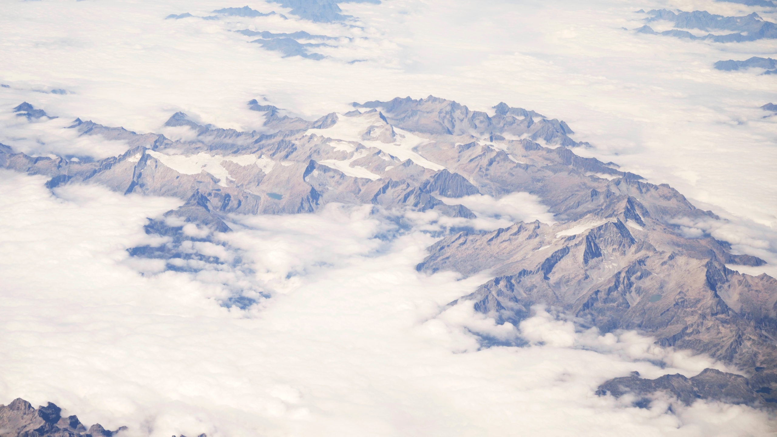 alps-italy-ap23253506502160-scaled