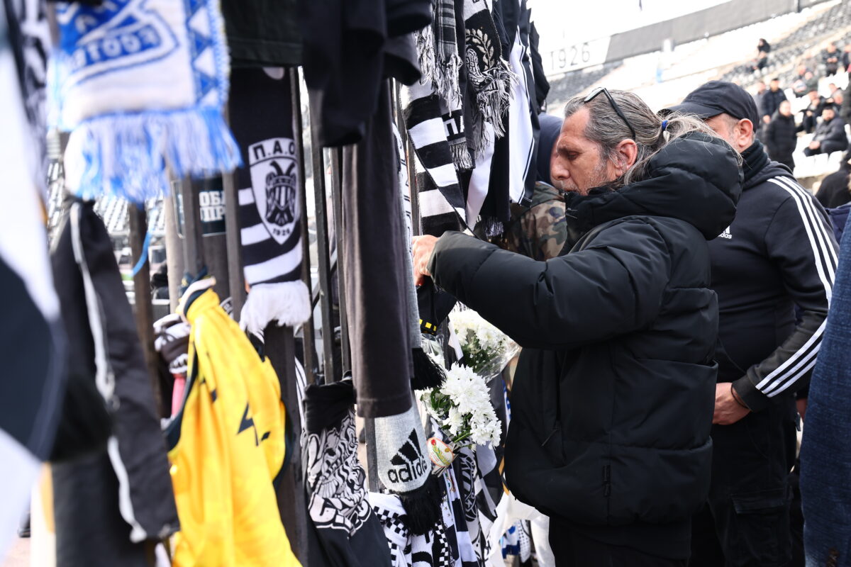 ΠΑΟΚ: Αντιπροσωπεία του Άρη στην Τούμπα για να τιμήσει τους αδικοχαμένους φίλους του «δικεφάλου» 6 ΠΑΟΚ: Αντιπροσωπεία του Άρη στην Τούμπα για να τιμήσει τους αδικοχαμένους φίλους του «δικεφάλου»