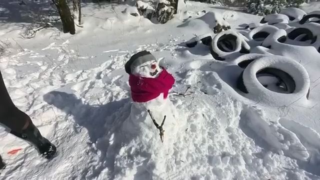 Αρκαδία: Το χιονοδρομικό κέντρο στο Μαίναλο γέμισε με χιόνι και κόσμο