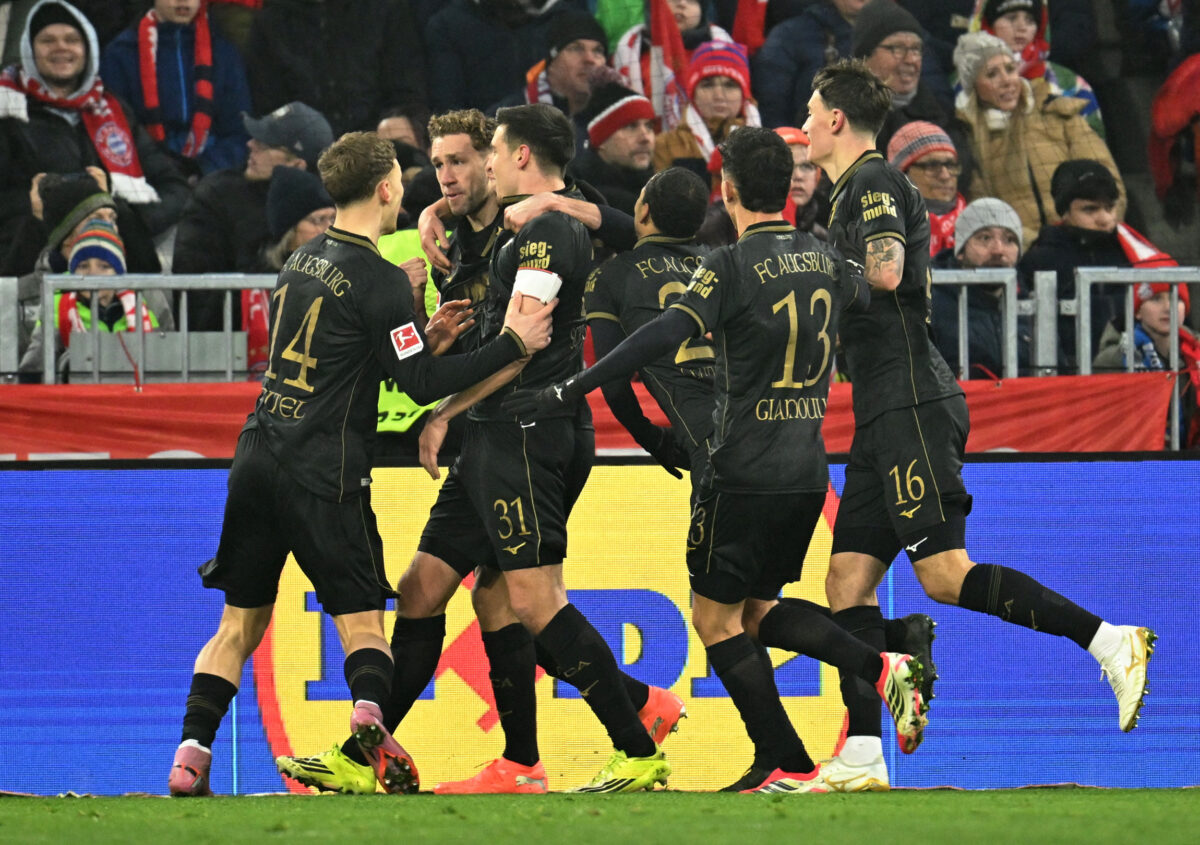 Μπάγερν Μονάχου – Άουγκσμπουργκ 1-2: Η ομάδα του Δημήτρη Γιαννούλη αιφνιδίασε τους κορυφαίους της Bundesliga