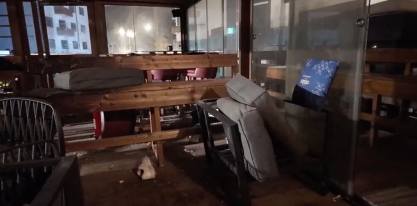 Ελβετία: Αποκαλυπτικές εικόνες από το εσωτερικό του μπαρ και συγκλονιστικές μαρτυρίες - «Ήταν σαν ταινία τρόμου» 2 Μπαρ Ελβετία