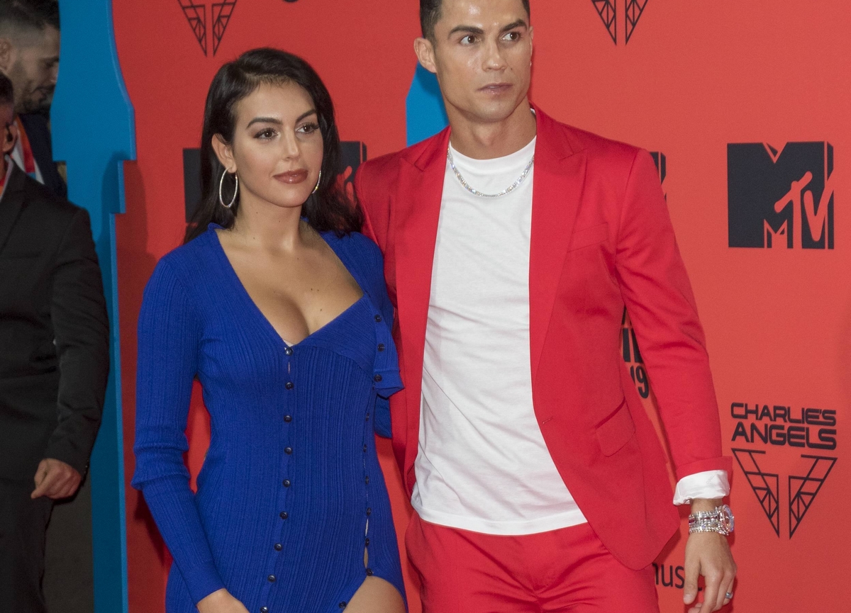 Ο Κριστιάνο Ρονάλντο χάρισε στην Τζορτζίνα Ροντρίγκες ένα πολυτελές ρολόι για τα γενέθλιά της