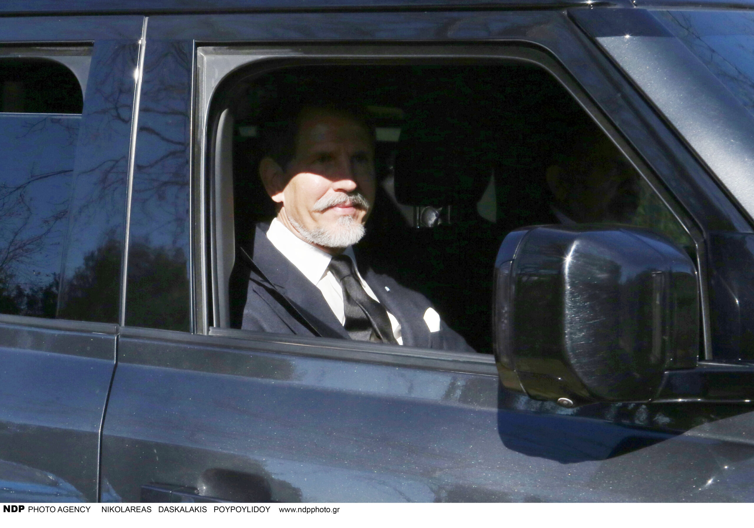 Επιμνημόσυνη τελετή για τον τέως βασιλιά Κωνσταντίνο στο Τατόι: Παύλος, Νικόλαος και Φίλιππος Ντε Γκρες με την Άννα Μαρία