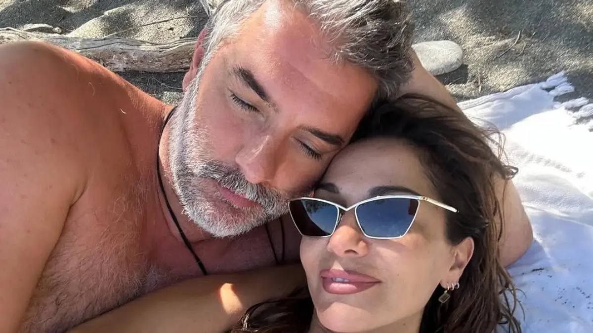 Δέσποινα Βανδή: Απαθανατίζει τον Βασίλη Μπισμπίκη – Το τρυφερό στιγμιότυπο στο Instagram 4 Η Δέσποινα Βανδή και ο Βασίλης Μπισμπίκης