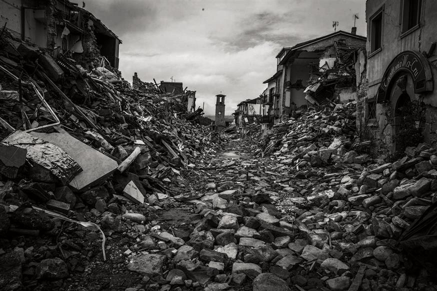 Σαν σήμερα ο πιο φονικός σεισμός στην ιστορία: Περισσότεροι από 830.000 οι νεκροί!