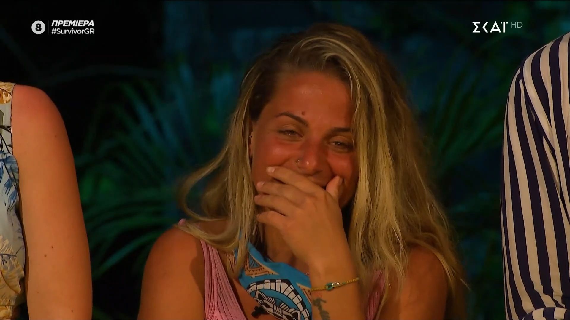 Φανή για την καλύβα: «Βρακάκια από εδώ, στριγκάκια από εκεί…»