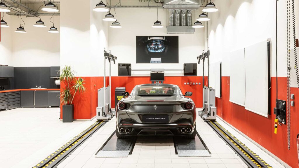 Οι νέες εγκαταστάσεις της Ferrari άνοιξαν τώρα στην Αθήνα 9 Ferrari Genesis Ελλάδα