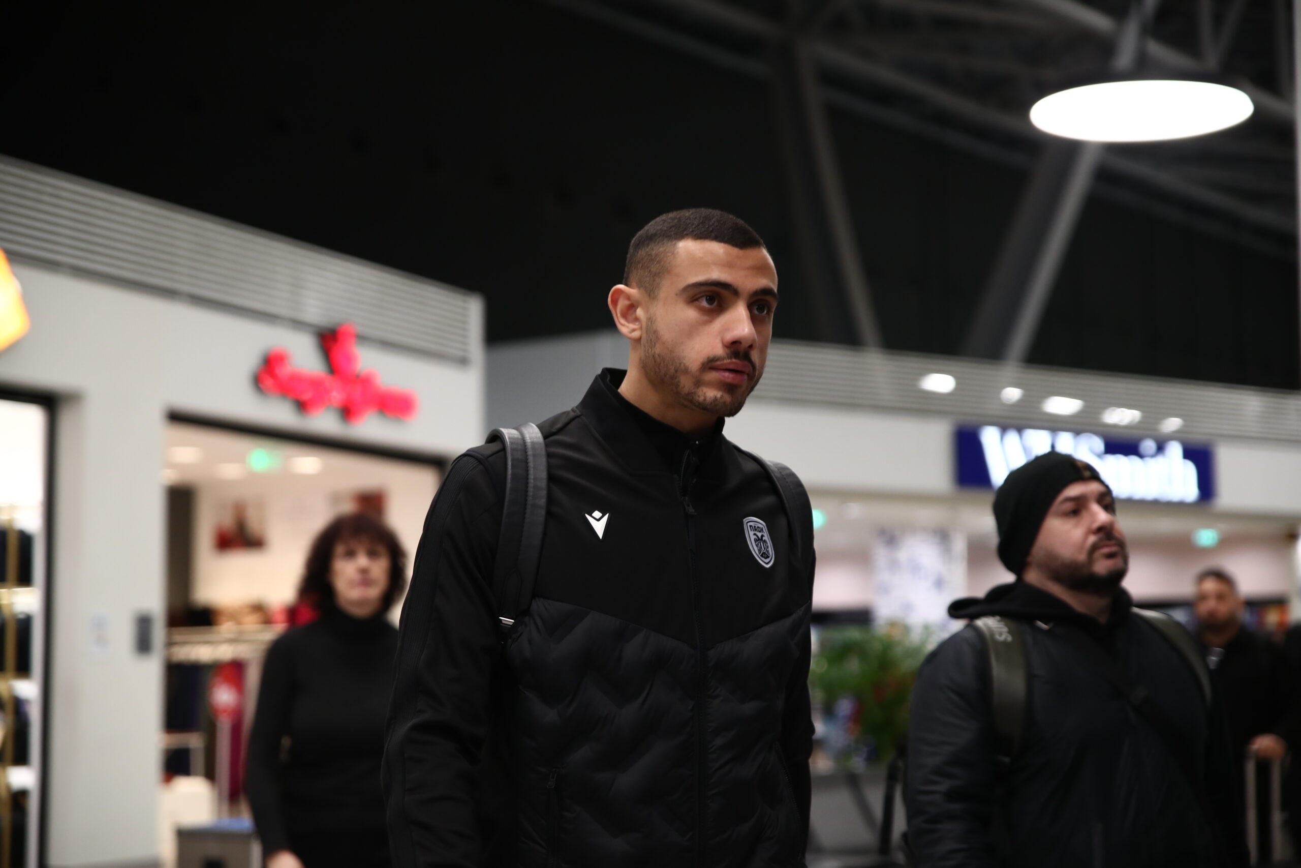 ΠΑΟΚ: Τεταμένη ατμόσφαιρα στην αναχώρηση της ομάδας για τον αγώνα με τη Λιόν 4 ΠΑΟΚ: Τεταμένη ατμόσφαιρα στην αναχώρηση της ομάδας για τον αγώνα με τη Λιόν