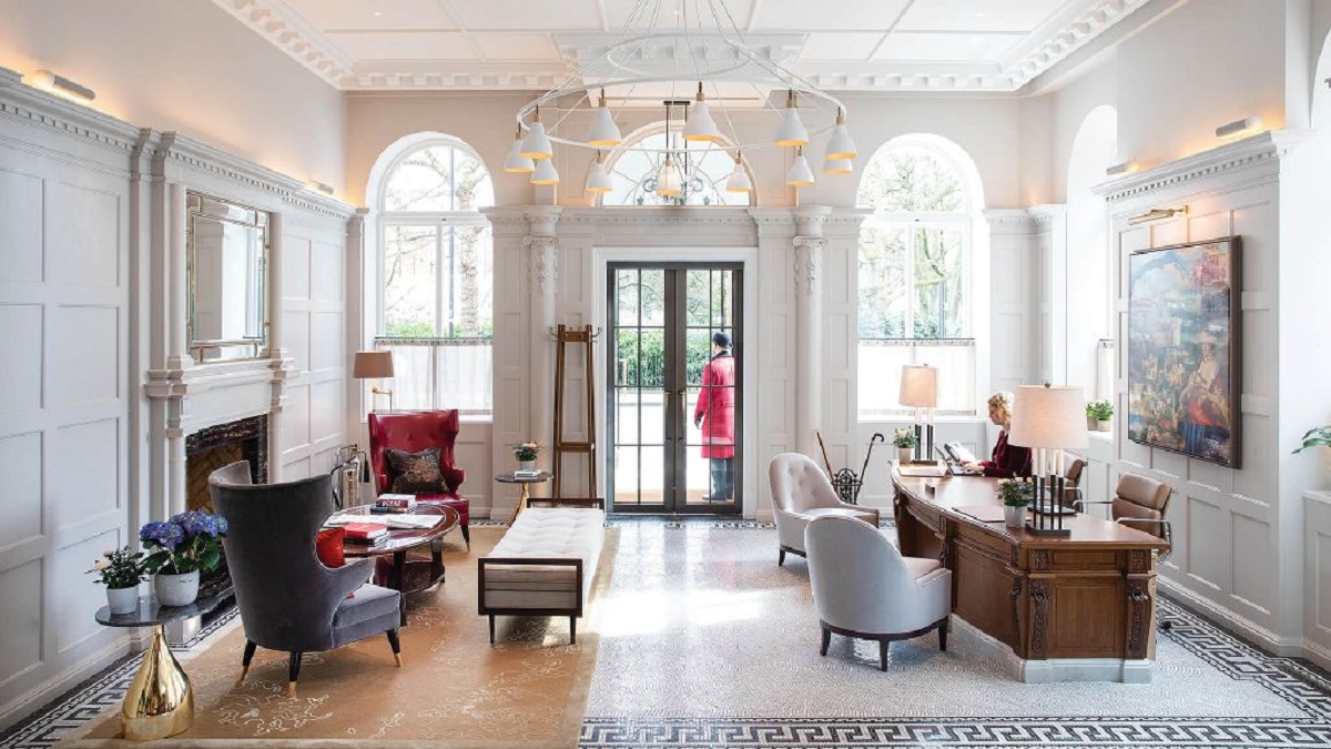 Ποιος είναι ο λόγος που απειλούνται με κλείσιμο τα ξενοδοχεία στο Ηνωμένο Βασίλειο; 2 Ποιος είναι ο λόγος που απειλούνται με κλείσιμο τα ξενοδοχεία στο Ηνωμένο Βασίλειο;