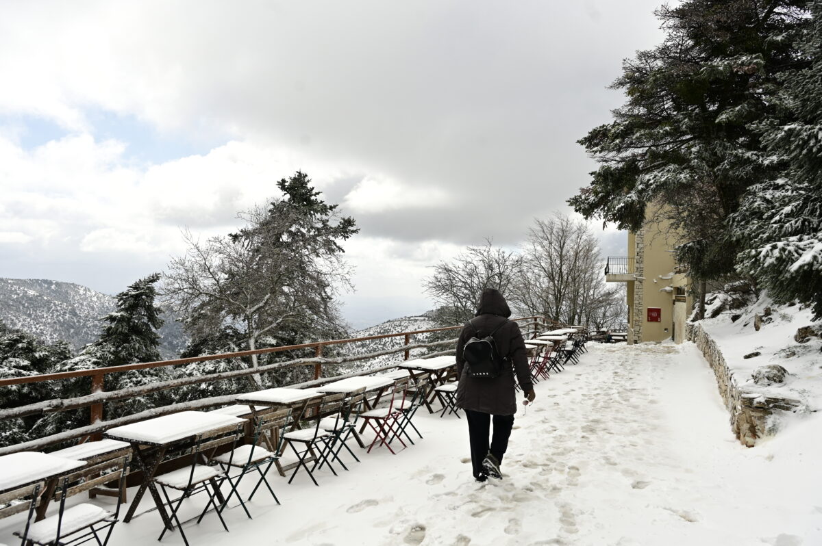 Καιρός σήμερα: Δυνατοί άνεμοι, χιονοπτώσεις και καταιγίδες σε πολλές περιοχές