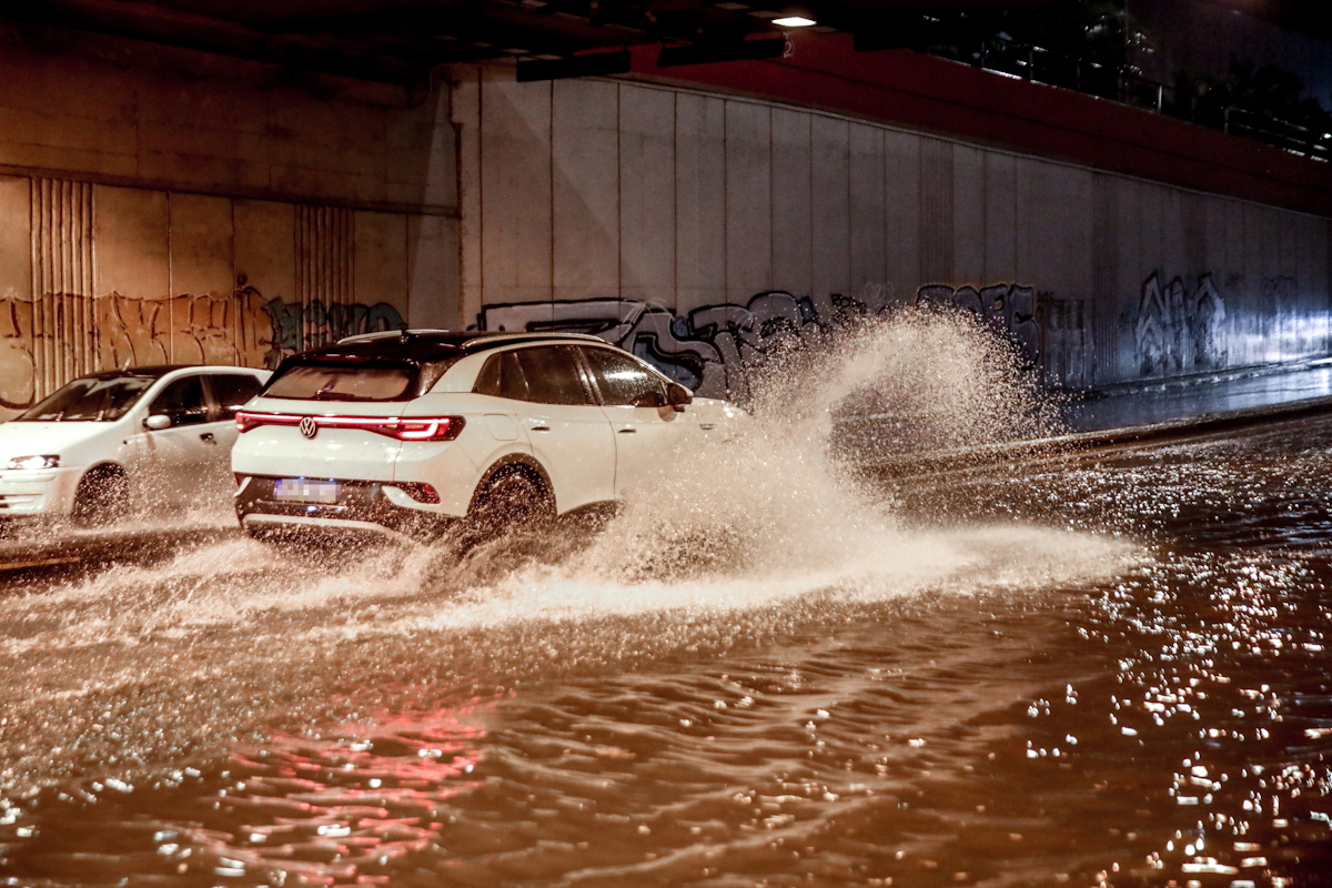 Home 48 Καιρός: Επείγουσα πορτοκαλί προειδοποίηση από την ΕΜΥ για έντονες καταιγίδες σε όλη τη χώρα – Οδηγίες από την Πολιτική Προστασία