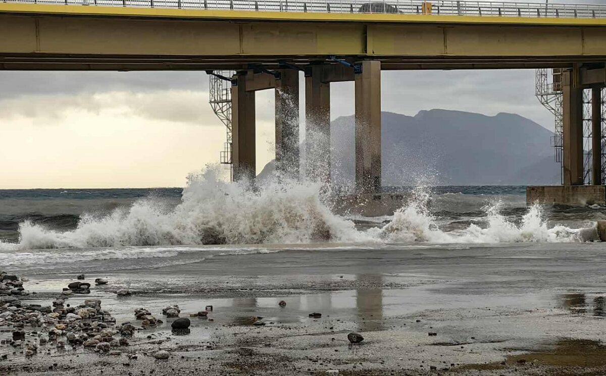 Καιρός: Κρίσιμη στιγμή για ισχυρά φαινόμενα στην Ελλάδα – Οι πιο επικίνδυνες περιοχές και πού αναμένονται χιονοπτώσεις