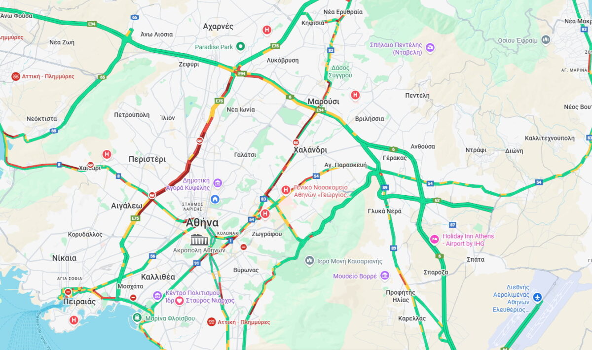 Κυκλοφοριακό χάος: Χιλιόμετρα ουρών στον Κηφισό, καθυστερήσεις στην Αττική Οδό 2 Κυκλοφοριακό χάος: Χιλιόμετρα ουρών στον Κηφισό, καθυστερήσεις στην Αττική Οδό