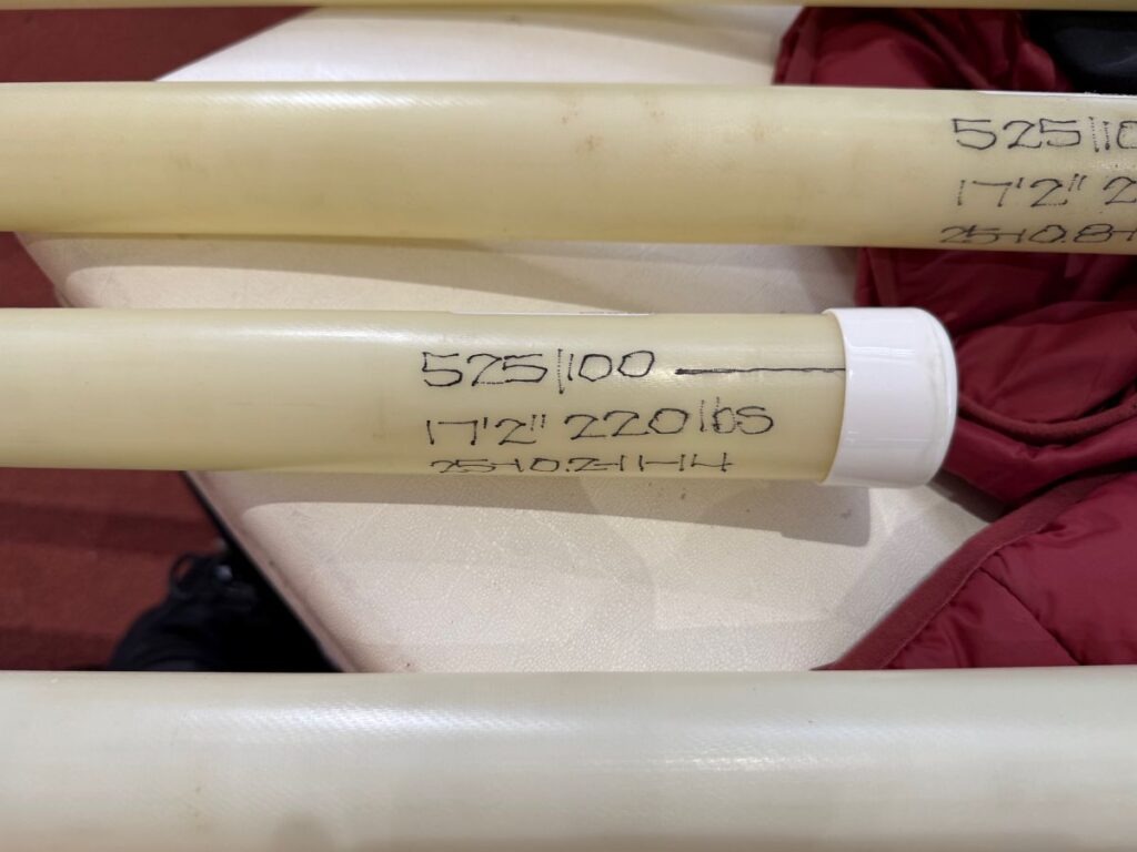 Ο Εμμανουήλ Καραλής προετοιμάζεται για θρυλικά ρεκόρ: Τα καινούργια κοντάρια του Έλληνα πρωταθλητή