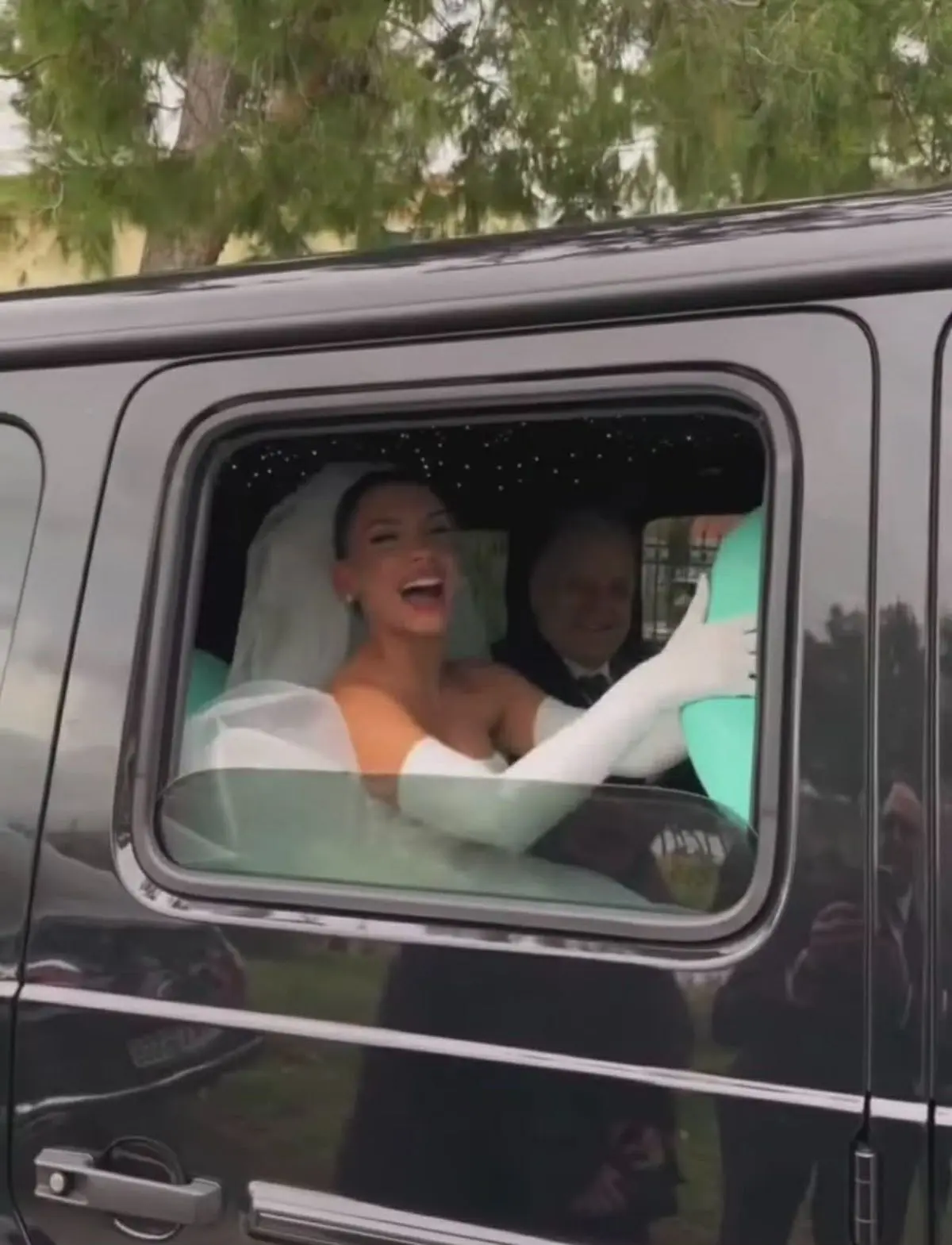 Γάμος Κατσούλη & Ρουμελιώτη: Η προετοιμασία της νύφης και το εντυπωσιακό νυφικό (Φωτογραφίες)