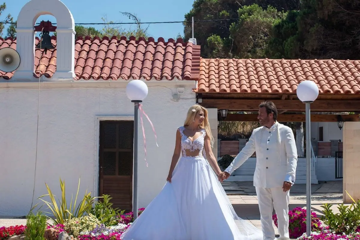 Τζώρτζογλου: Συγκινημένος αναφέρεται στον χωρισμό του από τη Μαριόλα – «Ήθελα να προστατεύσω το Σοφάκι μου από εμένα» 20 Η Σοφία Μαριόλα και ο Στράτος Τζώρτζογλου