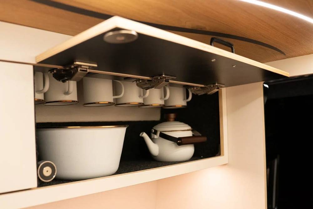 Το πιο ανθεκτικό Mercedes Sprinter μετατρέπεται σε σπίτι 17 mercedes sprinter 4x4 la onda (4)