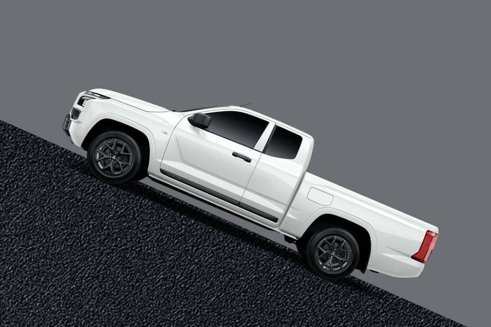 mitsubishi triton mega cab street (2)