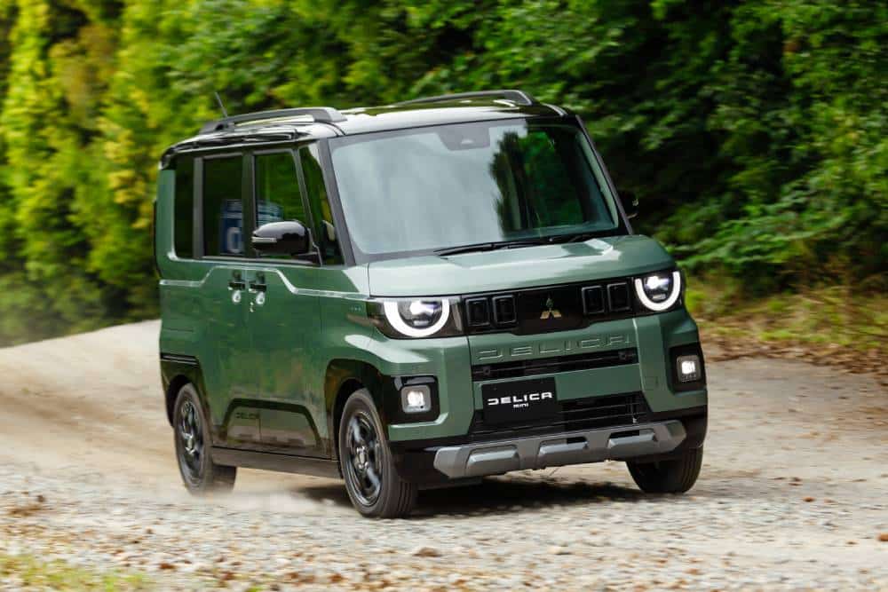 Φρέσκο αγριμάκι Mitsubishi Delica Mini τρυπώνει παντού