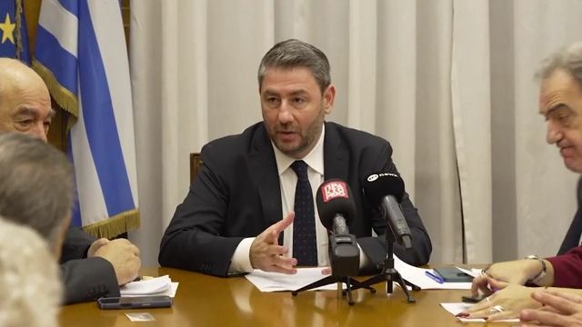 n-androylakis-i-akriveia-saronei-kai-ta-noikokyria-omos-dimioyrgei-terastia-provlimata-kai-stin-paragogi-1767792789