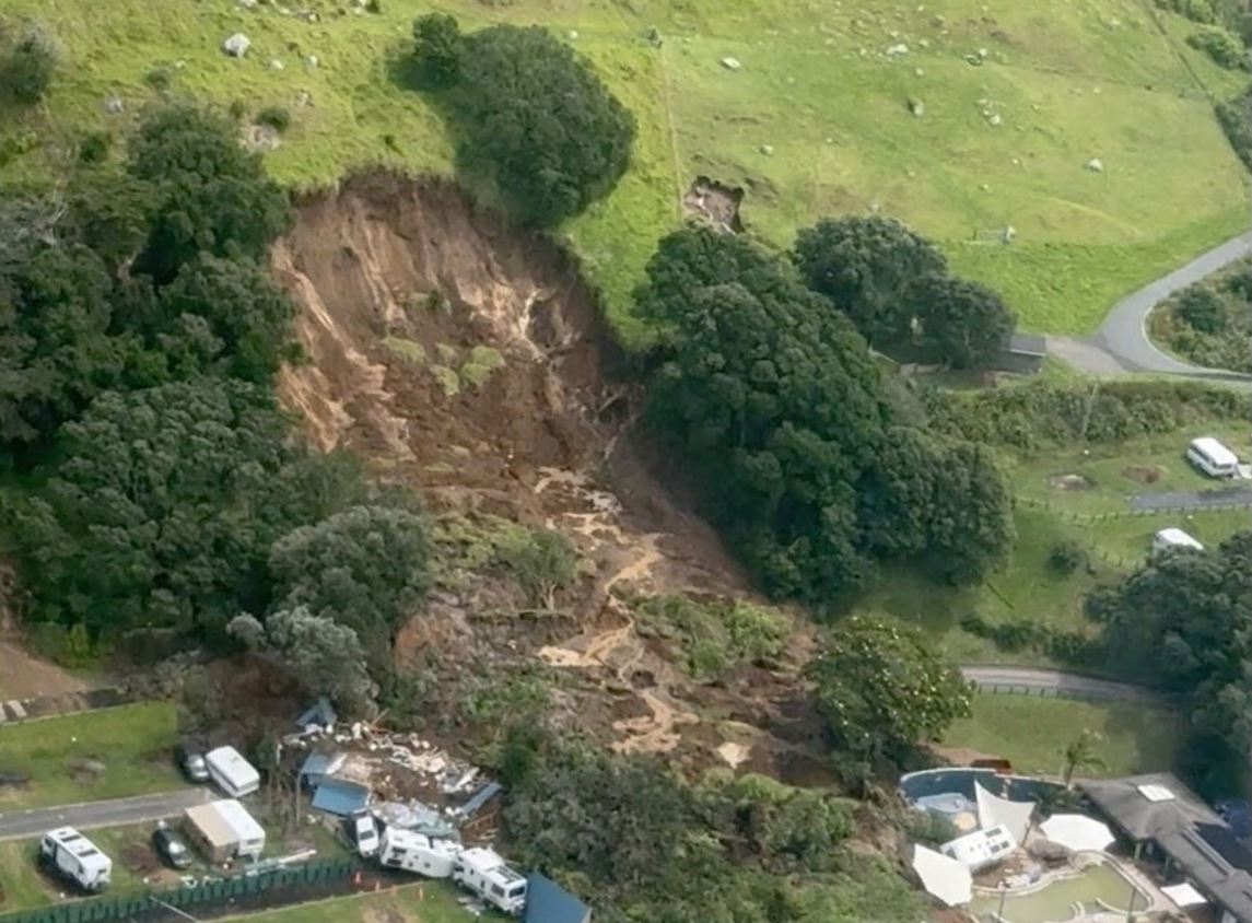 Νέα Ζηλανδία: 2 νεκροί και 6 αγνοούμενοι από κατολισθήσεις που κατέστρεψαν σπίτια και κάμπινγκ