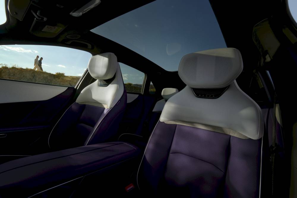 new mazda cx-6e (11)